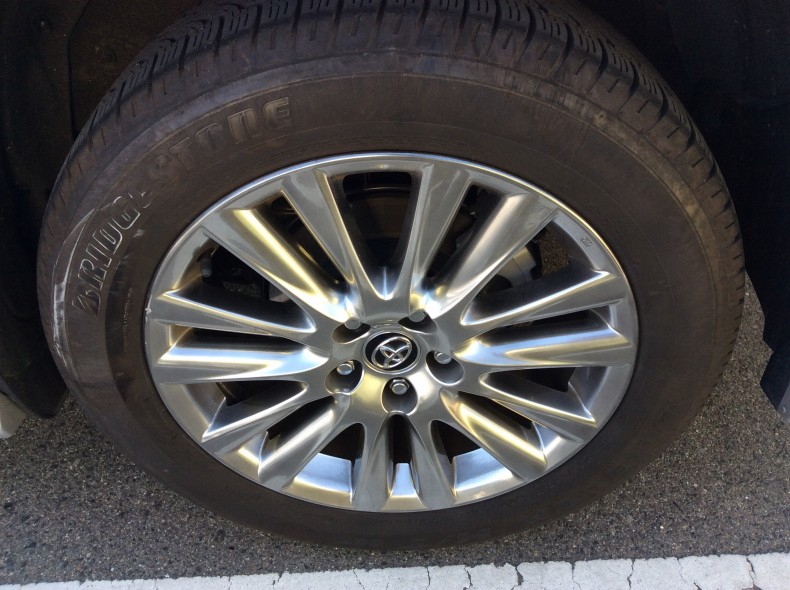 タイヤホイール前