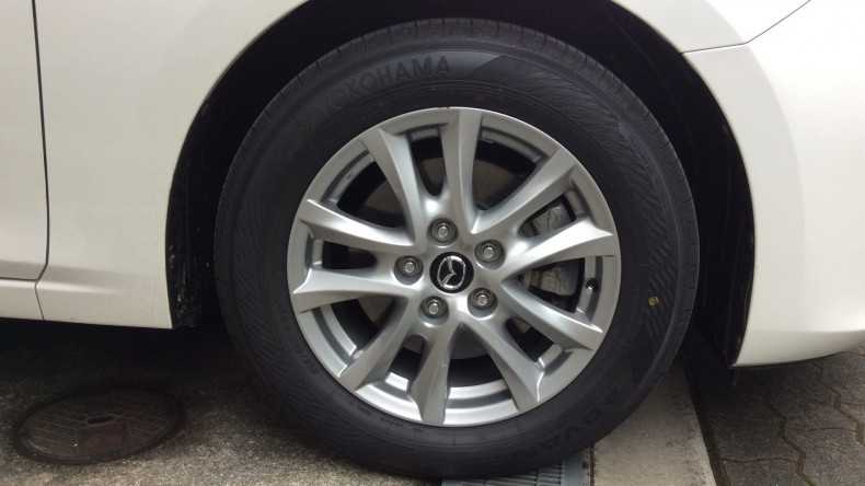 タイヤホイール前