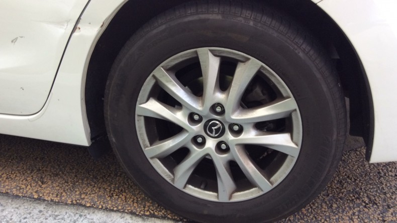 タイヤホイール前