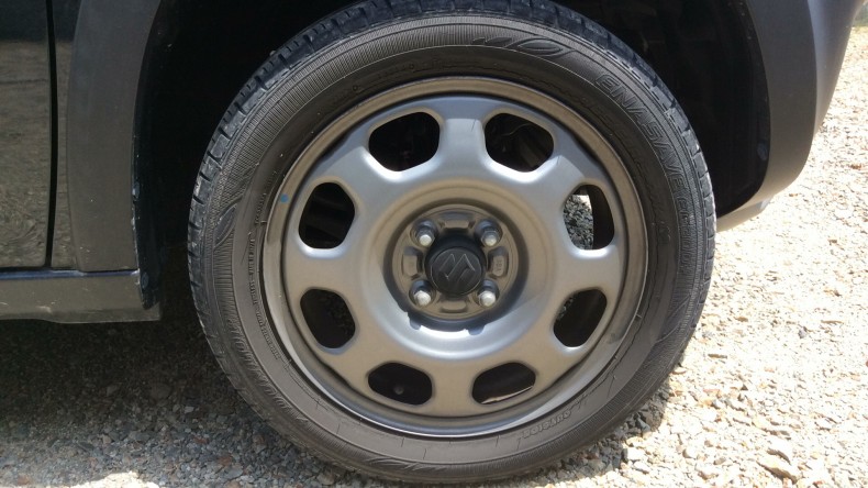 タイヤホイール前