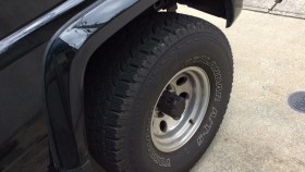 タイヤホイール前