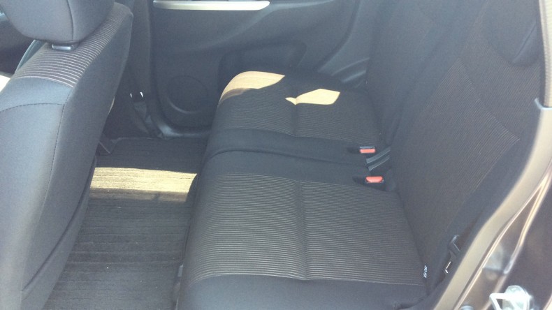 内装後方シート