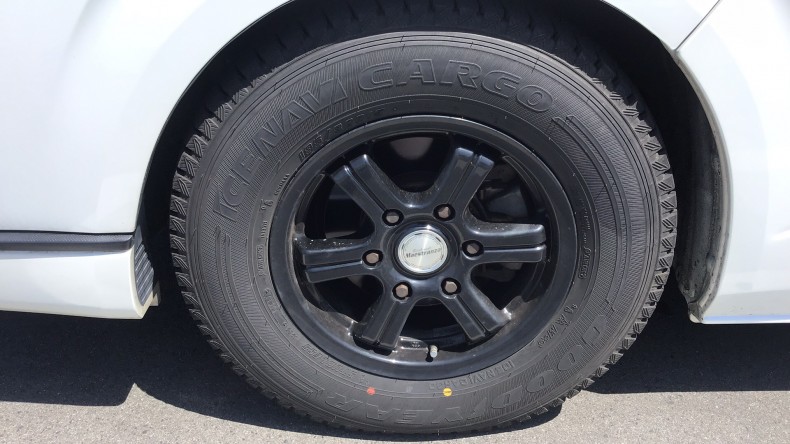 タイヤホイール前