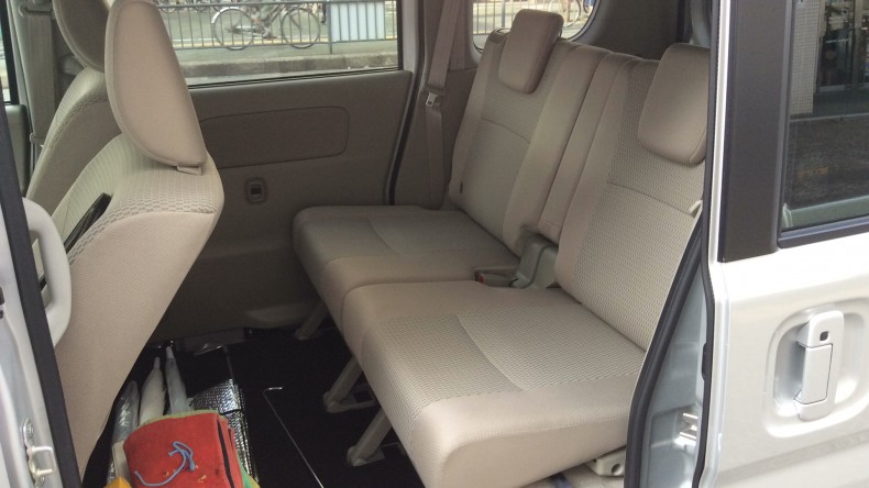 内装後方シート