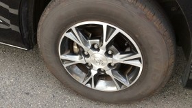 タイヤホイール前