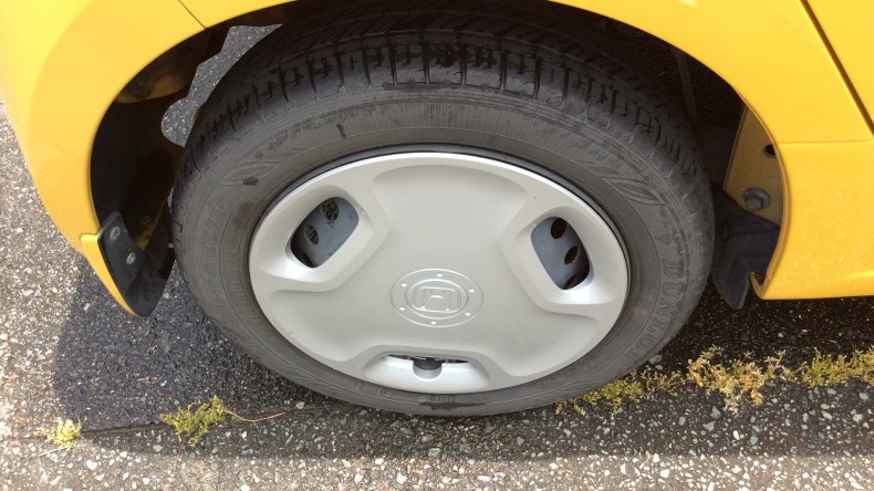 タイヤホイール前