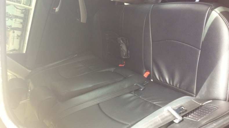 内装後方シート