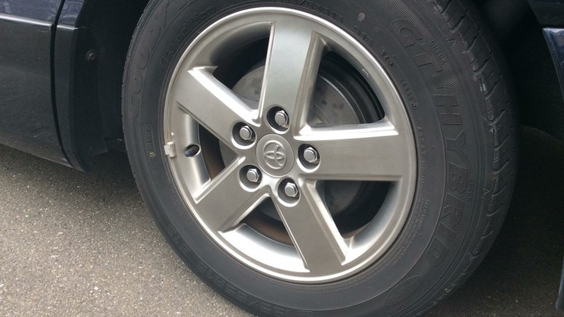 タイヤホイール前