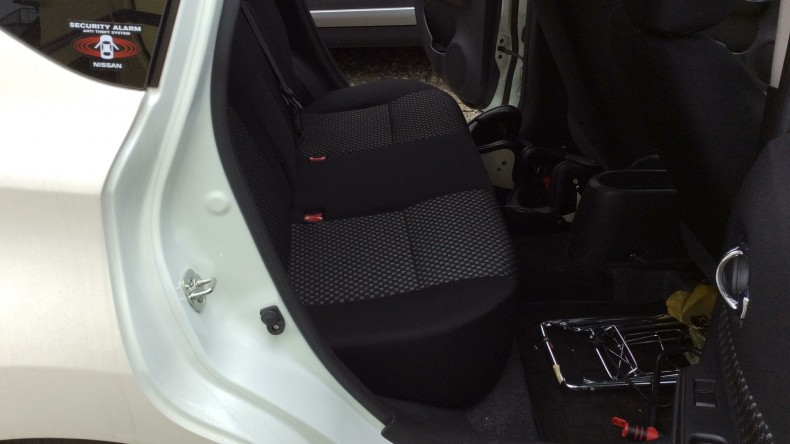 内装後方シート