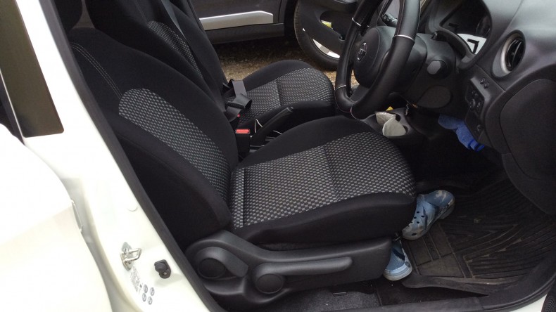 内装前方シート