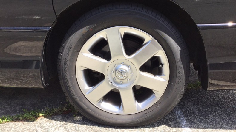 タイヤホイール前