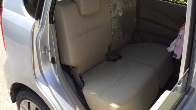 内装後方シート