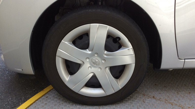 タイヤホイール前