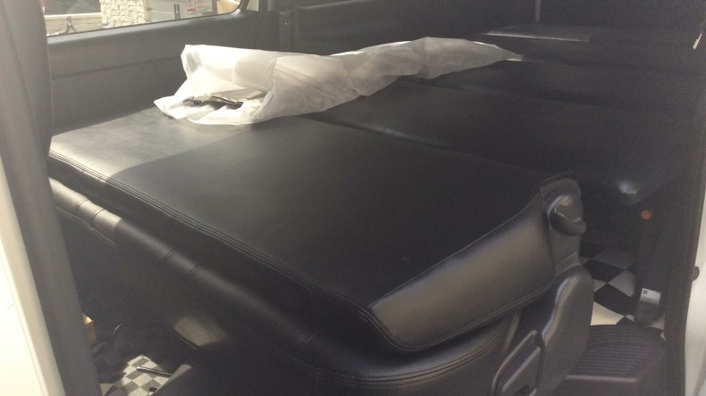 内装後方シート