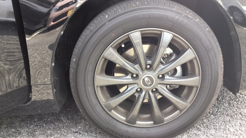 タイヤホイール前