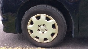 タイヤホイール前