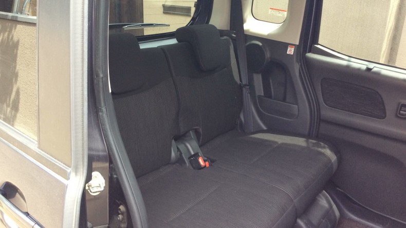 内装後方シート