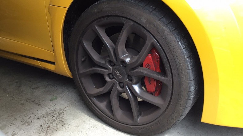 タイヤホイール前