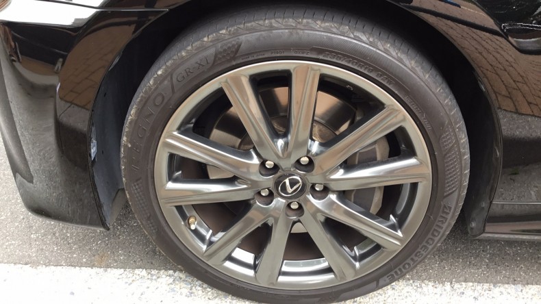 タイヤホイール前