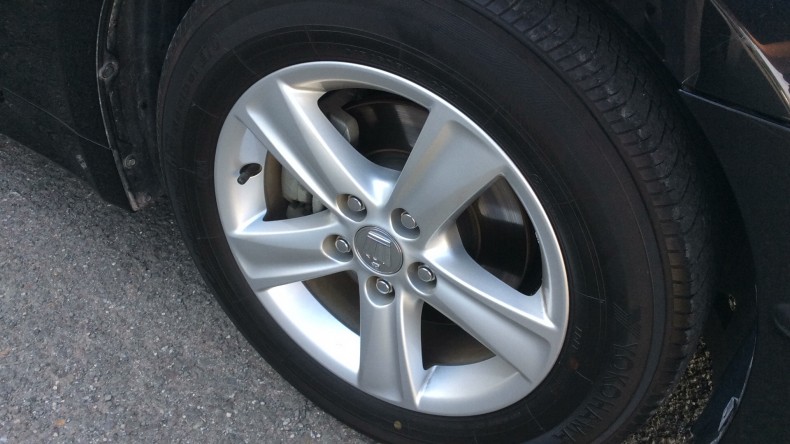 タイヤホイール前