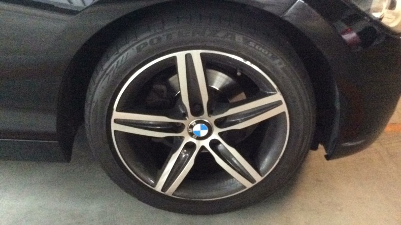 タイヤホイール前