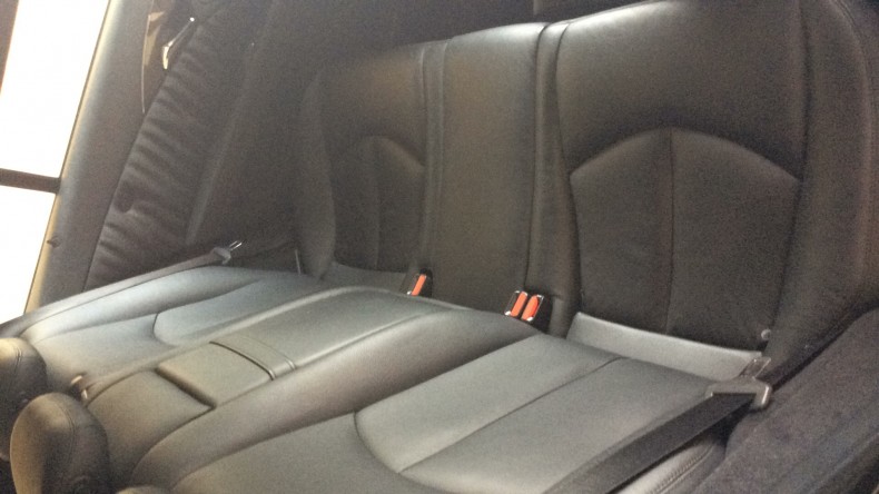 内装後方シート