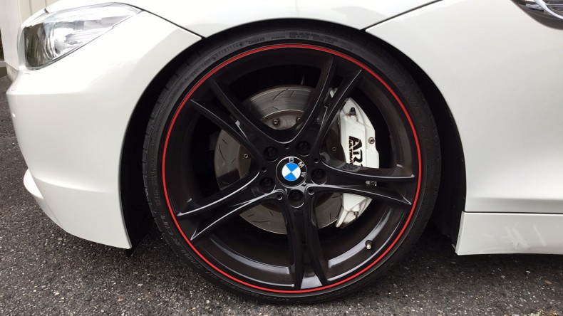 タイヤホイール前