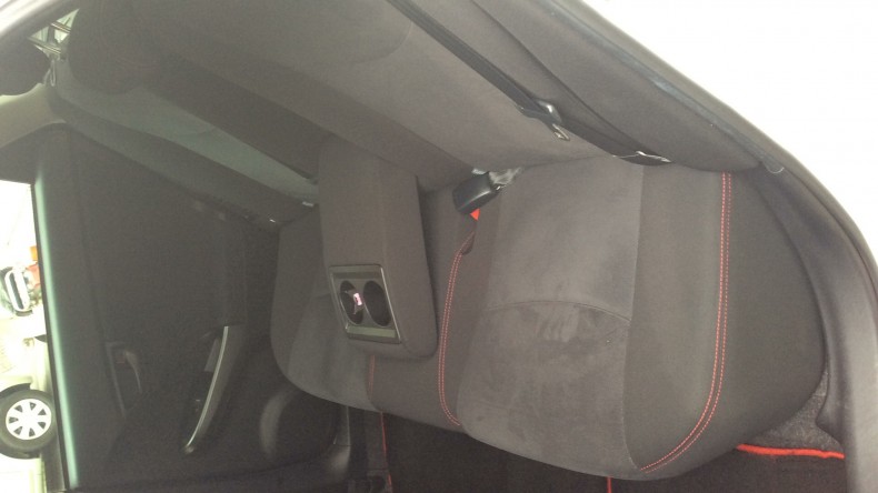 内装後方シート