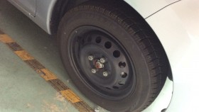 タイヤホイール前