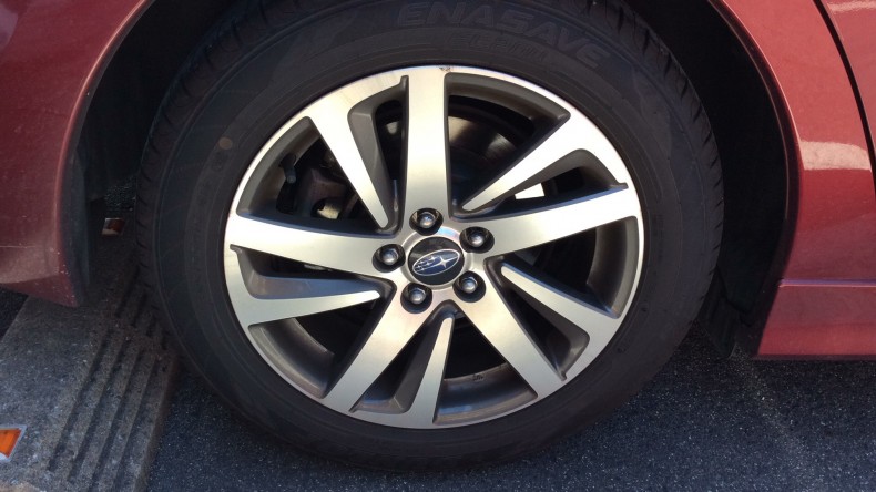 タイヤホイール前