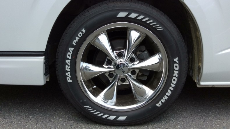 タイヤホイール前