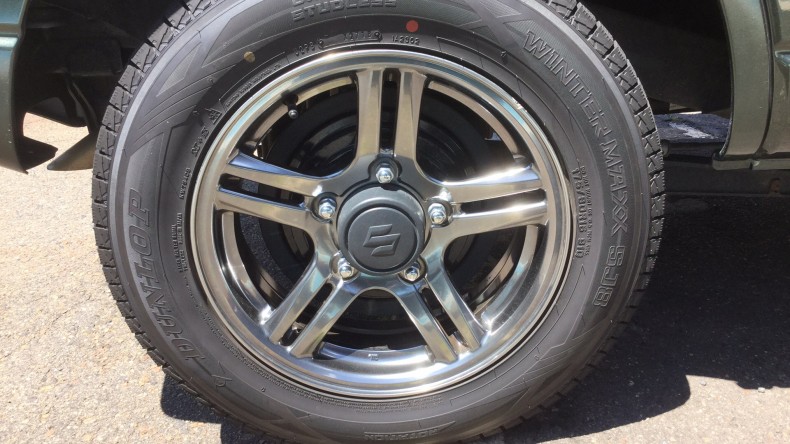 タイヤホイール前