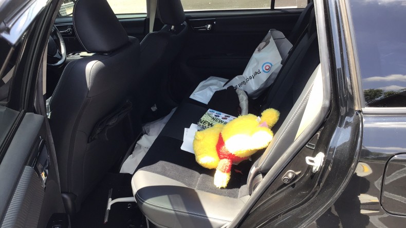 内装後方シート