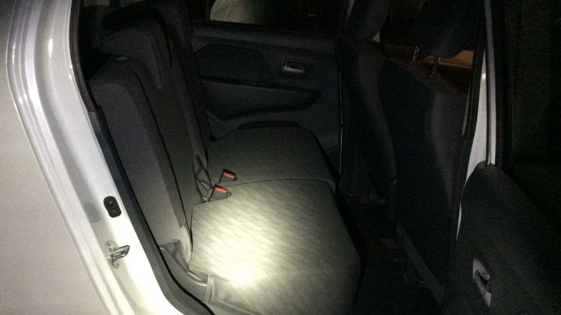 内装後方シート