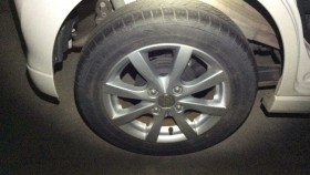 タイヤホイール前