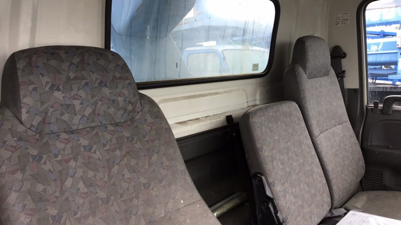 内装後方シート