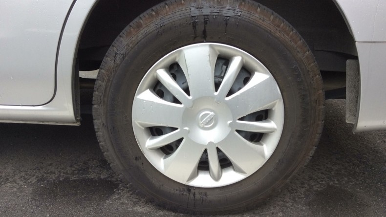 タイヤホイール前