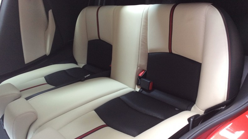 内装後方シート