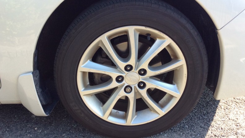 タイヤホイール前