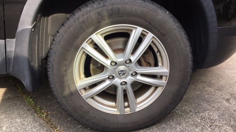 タイヤホイール前