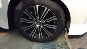 タイヤホイール前