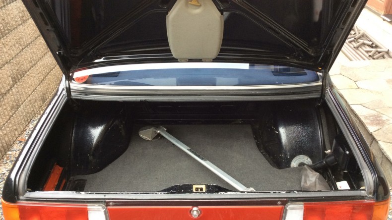 内装トランク