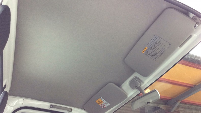 内装後方シート