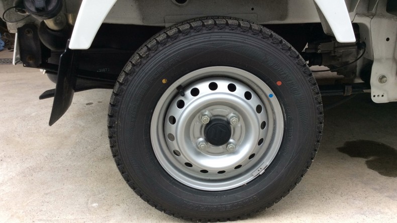 タイヤホイール前