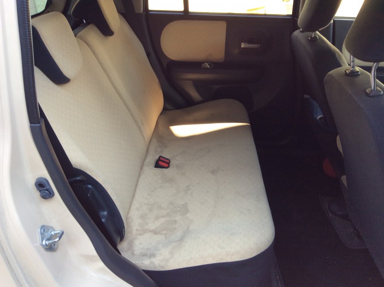 内装後方シート