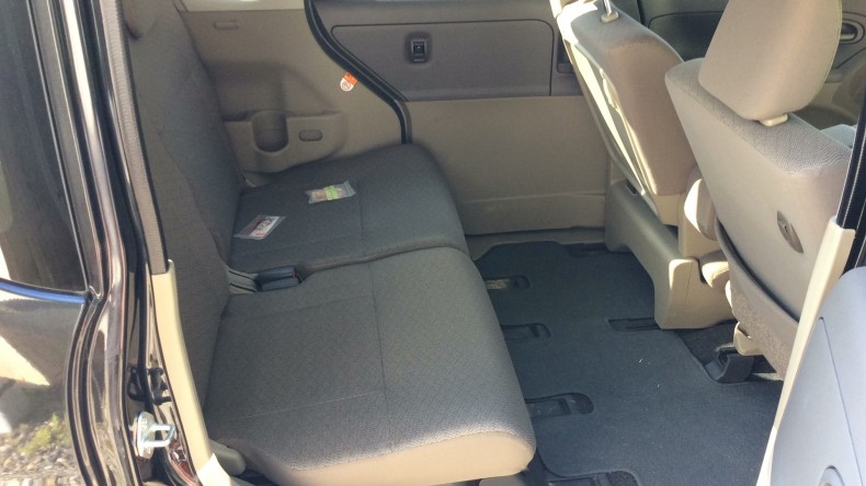 内装後方シート