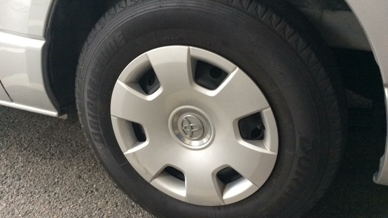 タイヤホイール前