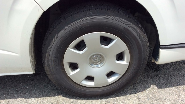 タイヤホイール前