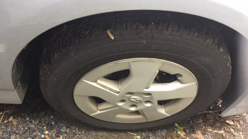 タイヤホイール前