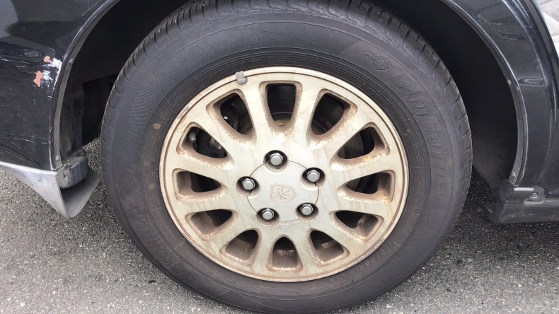 タイヤホイール前